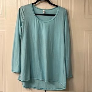 Medium long sleeve shirt